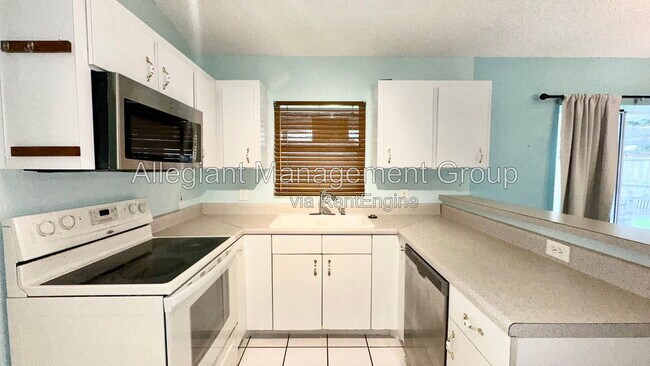 Building Photo - 620 Brockton Dr
