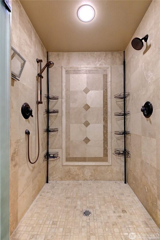 Building Photo - 4bd/2.5ba Kirkland House