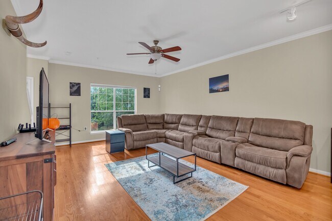 Building Photo - 9200 Westheimer Rd