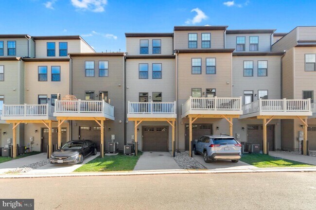 Building Photo - 14024 Sunrise Valley Dr