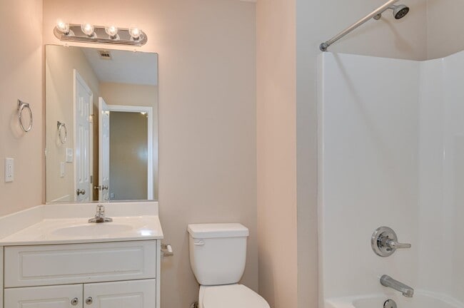 Building Photo - 616 Brook Trail