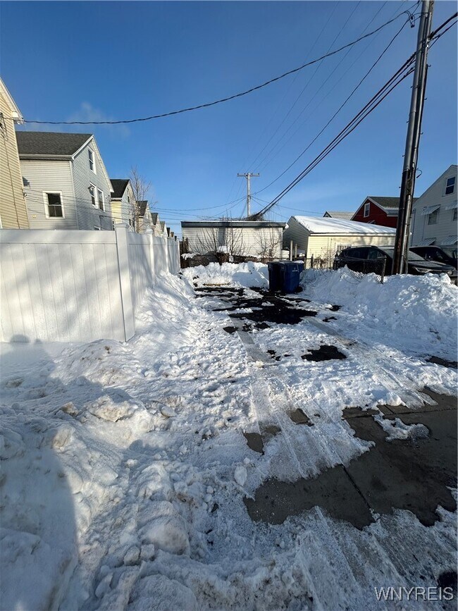 Building Photo - 5 Humphrey Rd