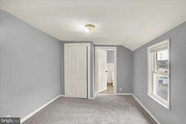 Building Photo - Renovated 3Bedroom House in Columbia