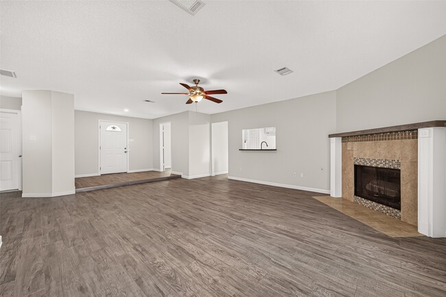 Building Photo - 7407 Cortes Dr