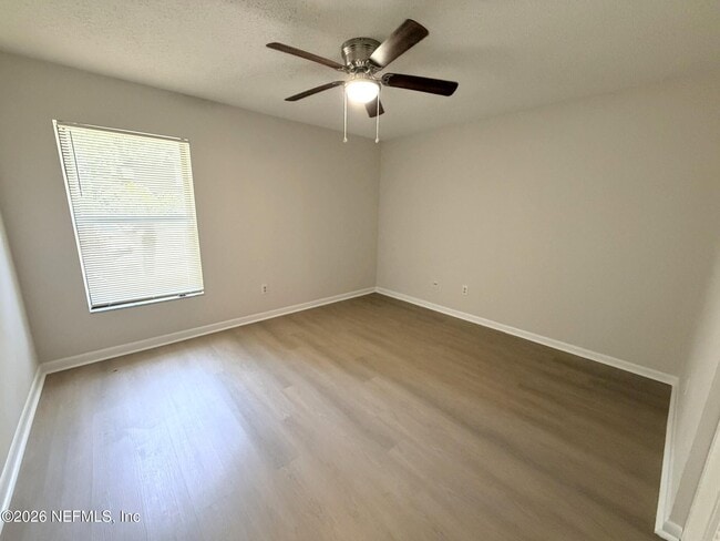 Building Photo - 5646 Pinebay Cir S