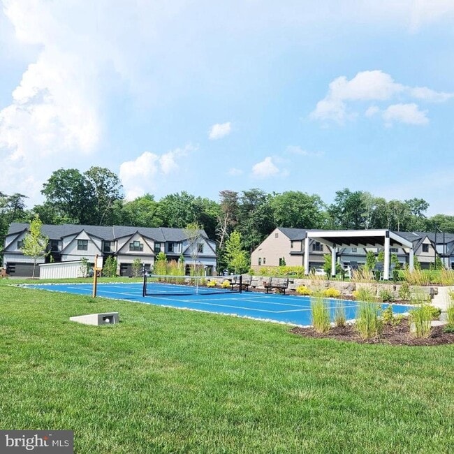 Building Photo - 553 Levanna Ln