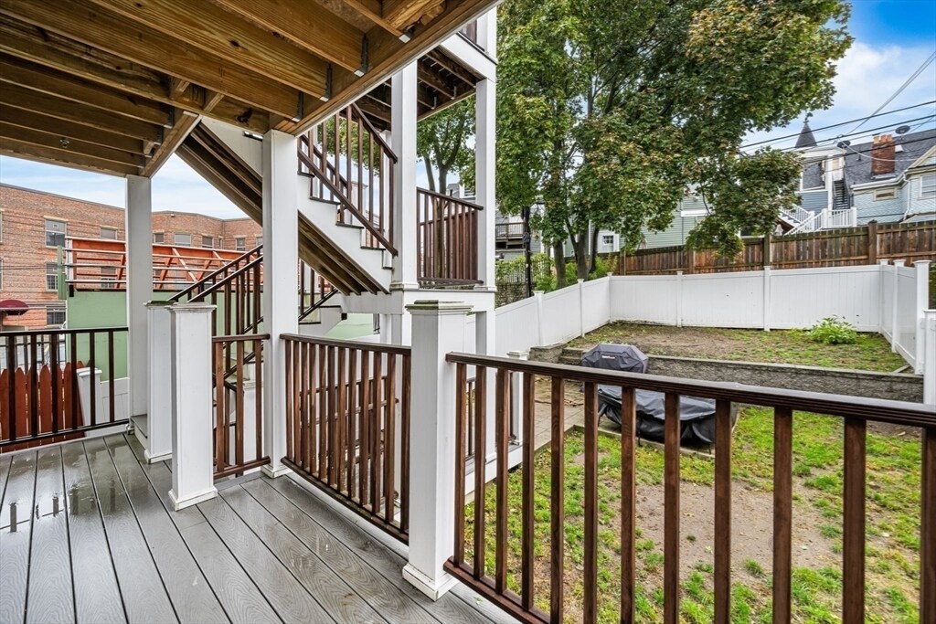 Building Photo - 225 E Eagle St