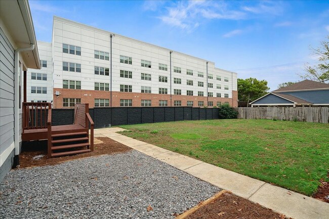 Building Photo - 156 N Tucker St