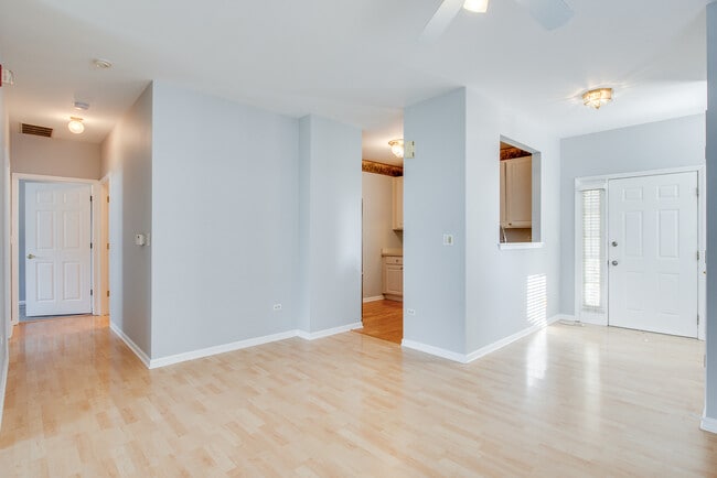 Building Photo - 805 Genesee Dr