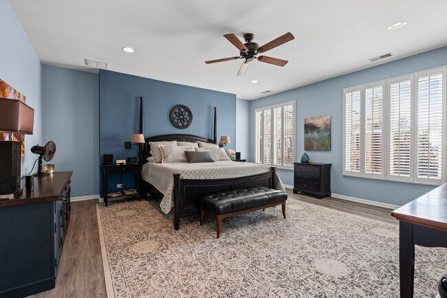 Building Photo - 2740 Valor Dr