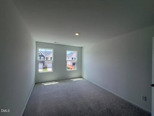 Building Photo - 228 Deercroft Dr