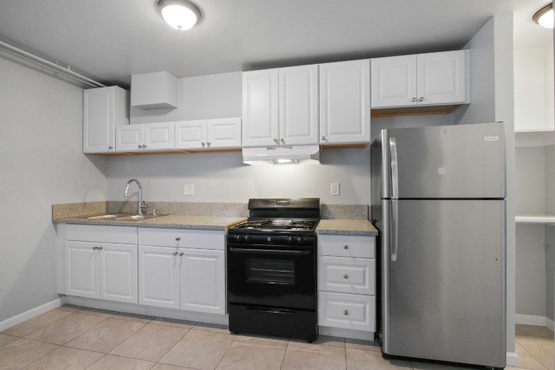 Building Photo - 5945 Gaviota Ave