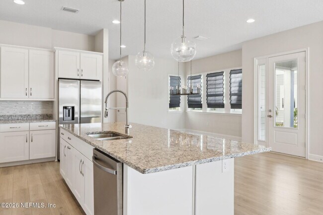 Building Photo - 401 Marquesa Cir