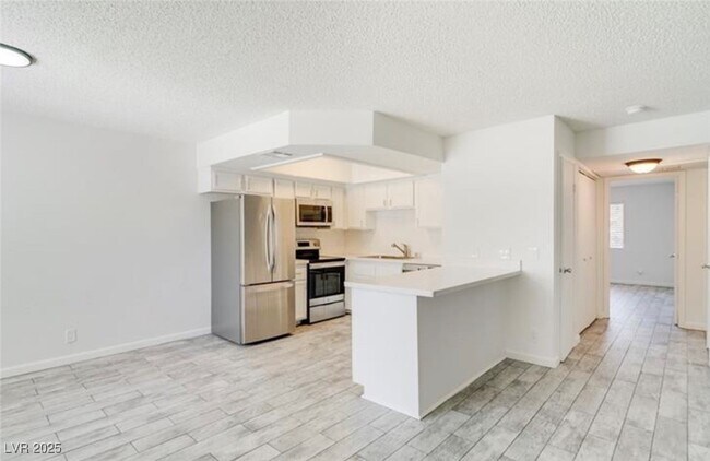 Building Photo - 7964 Rim Rock Way