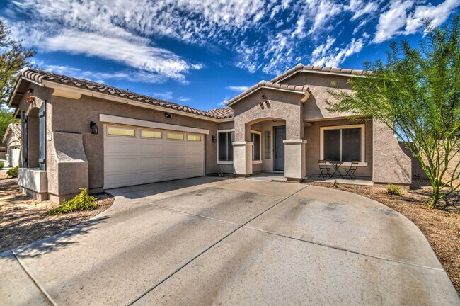 Building Photo - Del Rio Ranch Beauty
