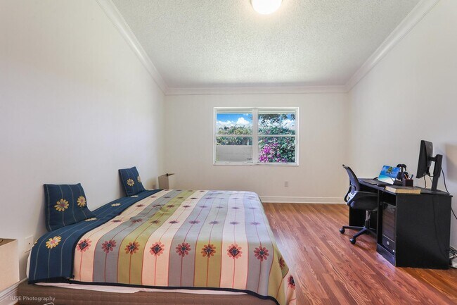 Building Photo - 13008 Meadowbreeze Dr