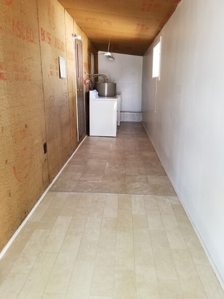 Building Photo - 122 W Front St