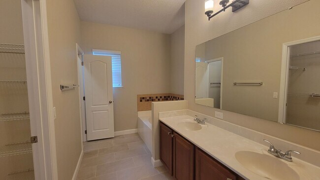 Building Photo - 3012 Carley Estates Ct