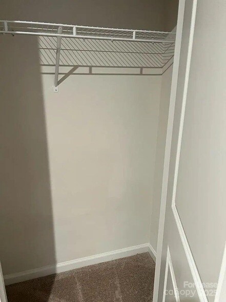 Building Photo - 2596 Grantham Place Dr