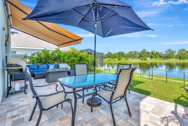 Building Photo - 2942 Rock Sound St