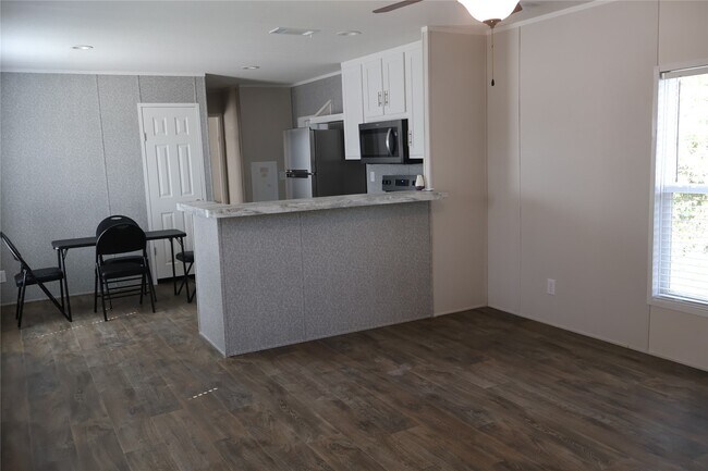 Building Photo - 9105-5914 18