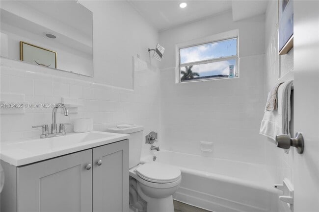 Building Photo - 3494 SW 56th Ave