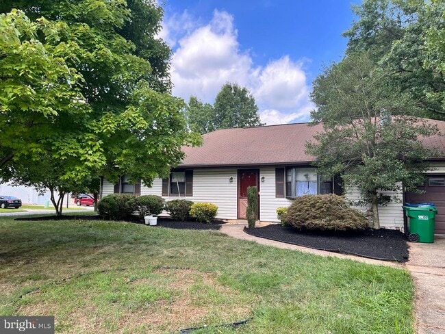Building Photo - 101 Fantasia Dr