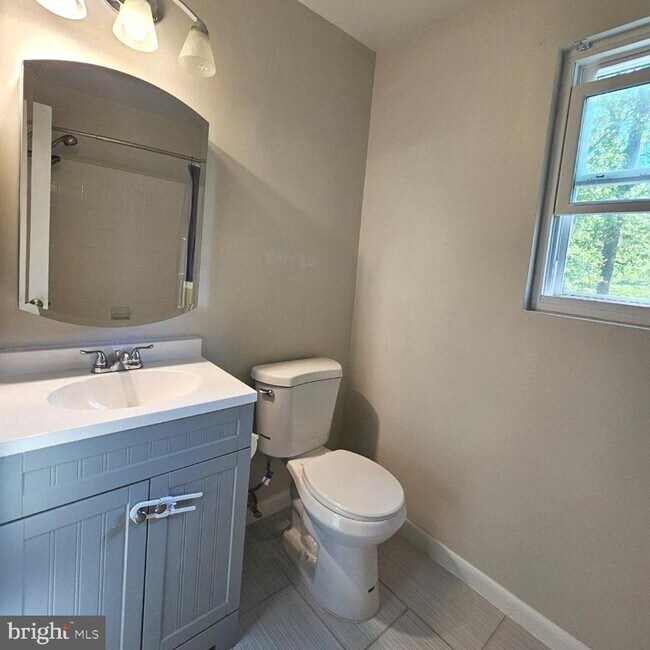 Building Photo - 7433 Grace St