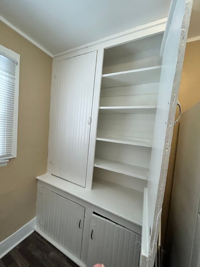 Building Photo - 401 Hannibal St