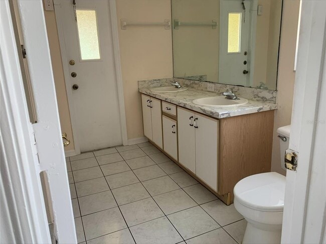 Building Photo - 7817 Laurel Oak Ln