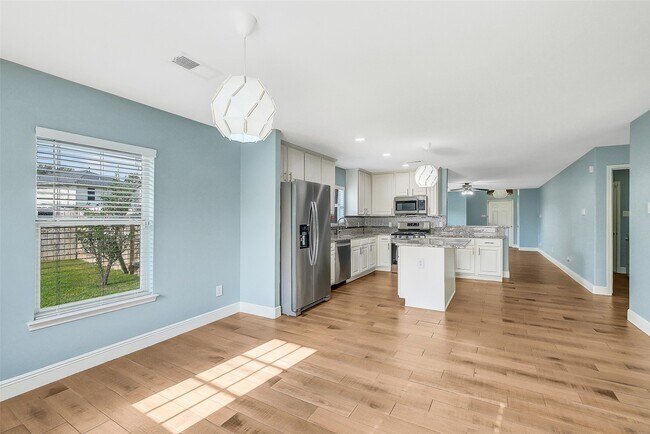 Building Photo - 6310 Macquarie Dr