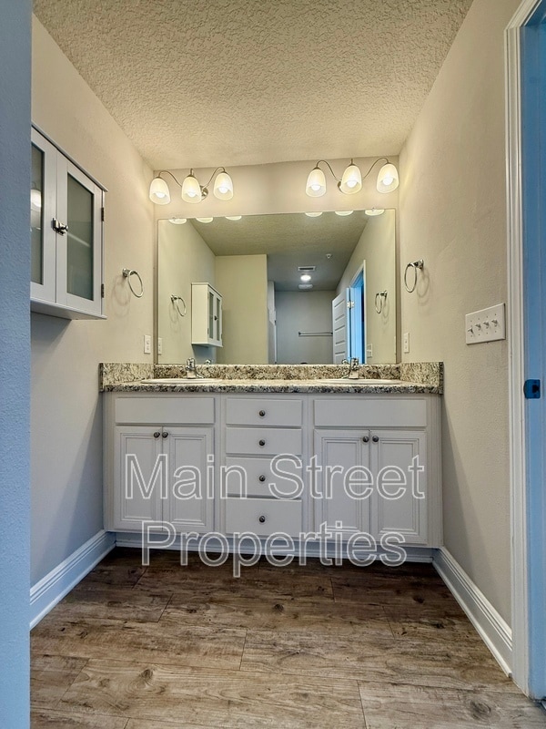 Building Photo - 6029 Royal Port Ct