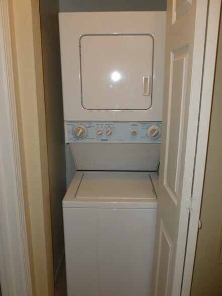 Building Photo - 7300 Pirates Cove Rd