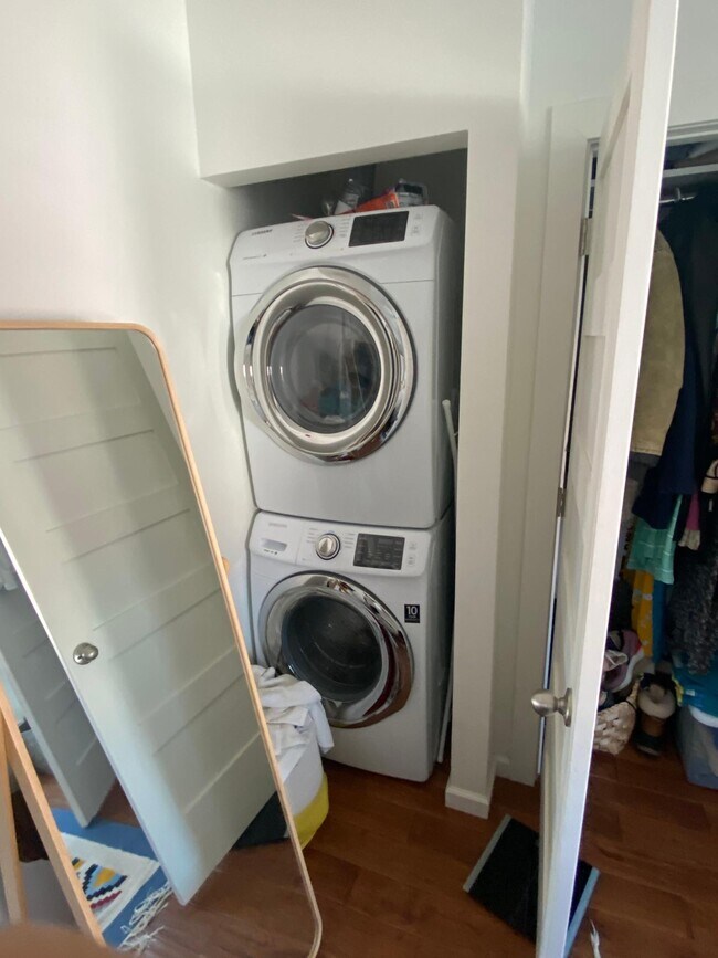 Building Photo - 750 S 4th St