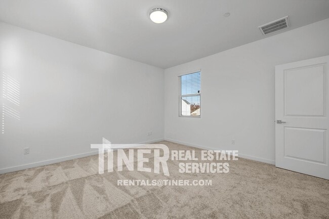 Building Photo - 220 Cinema St