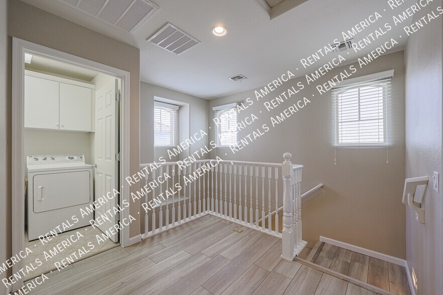 Building Photo - 2205 W Le Marche Ave