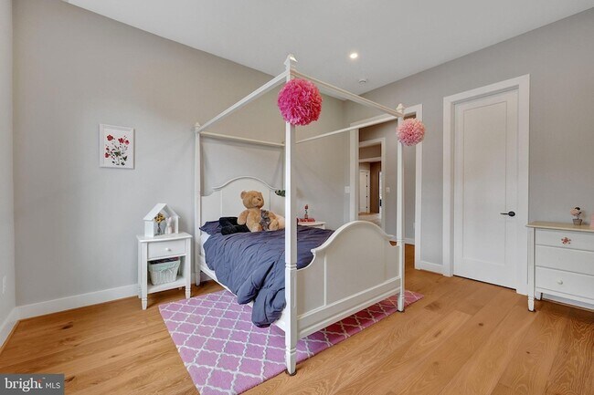 Building Photo - 1100 Balls Hill Rd