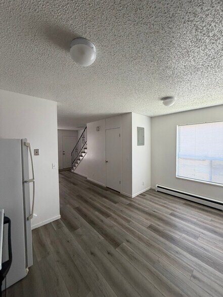 Building Photo - 770 E 275 N