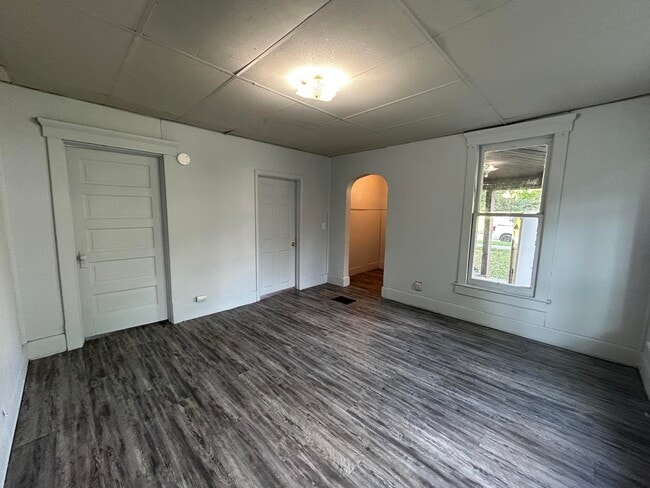 Building Photo - 35 Lake-