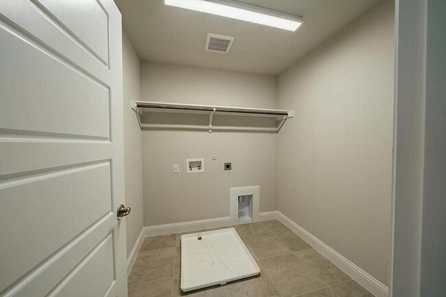 Building Photo - 7613 Regal Ln