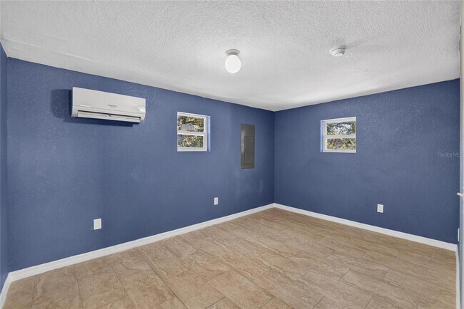 Building Photo - 1754 27th St S