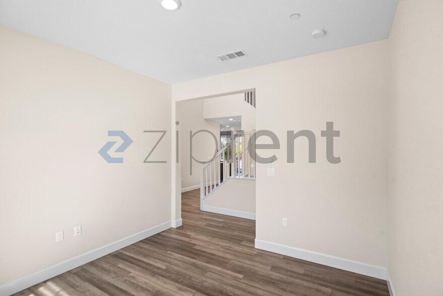 Building Photo - 5587 Howell Mountain Ln