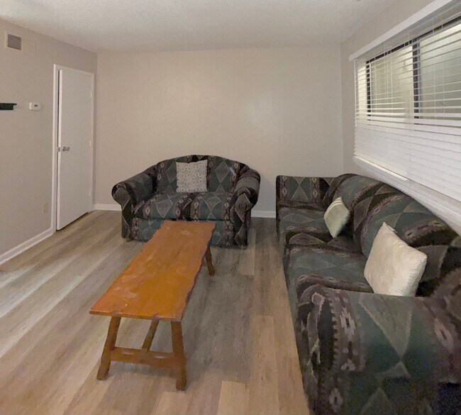 Building Photo - AVAILABLE FALL 2025  - Condo FSU Downtown ...