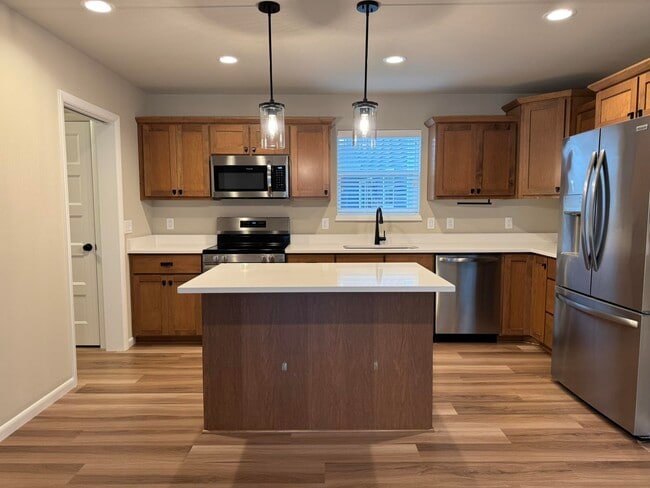 Building Photo - 2175 Autumn Lake Parkway