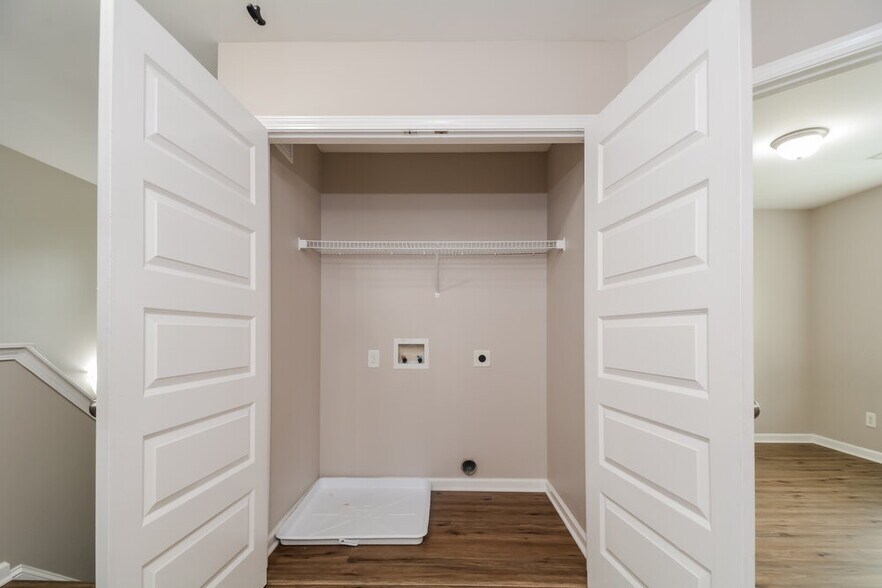 Building Photo - 1218 Braemar Highland Dr