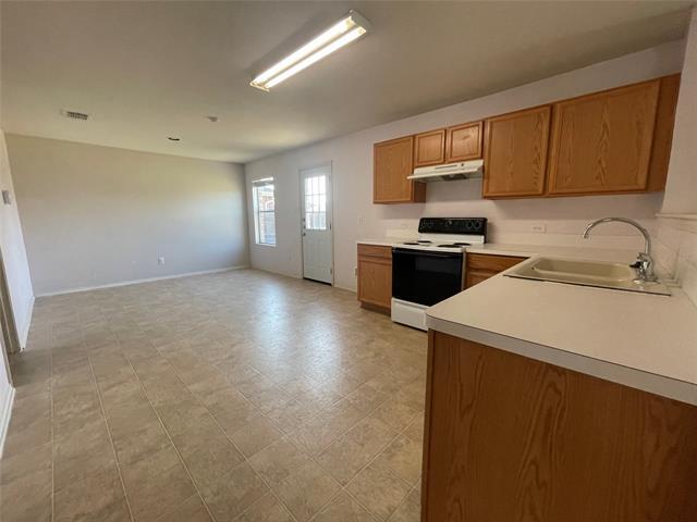 Building Photo - 2801 Mockingbird St