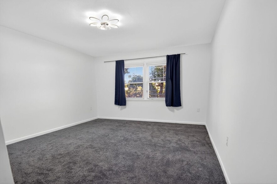 Building Photo - 9483 Fairfax Blvd