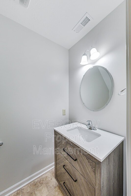 Building Photo - 839 Stonehurst Dr