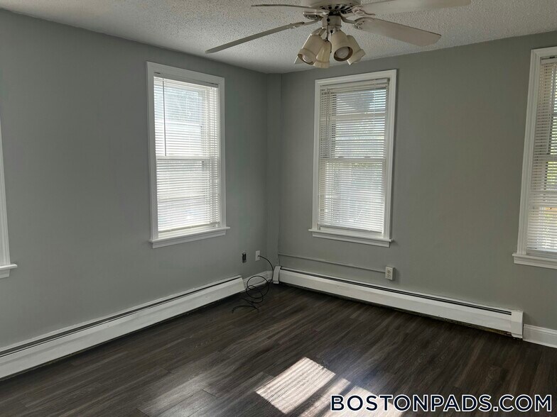 Building Photo - 15 Shurtleff St