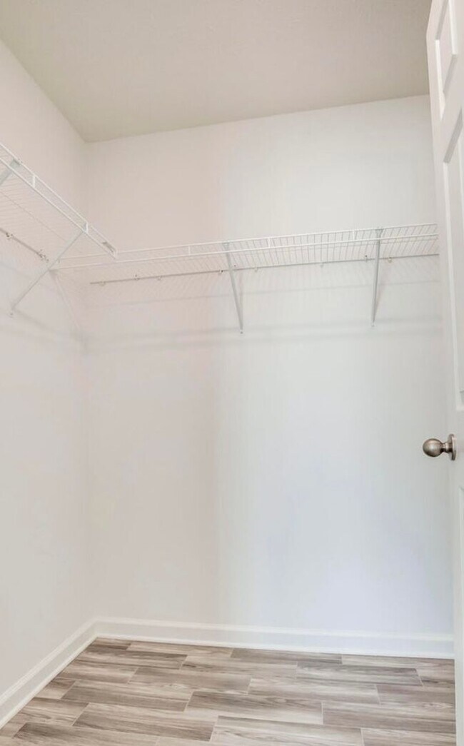 Building Photo - 4BR/2/5 Bath Home for Rent - Overlook at Eastwood - Two Car Garage!